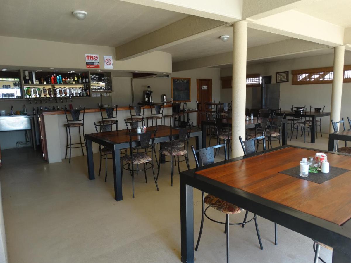 Pyramids Motel Van Reenen