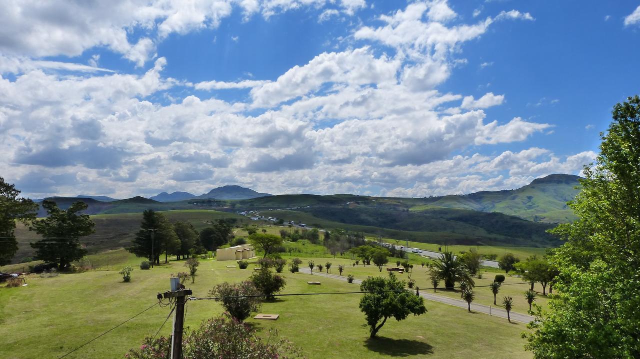 Pyramids Motel Van Reenen