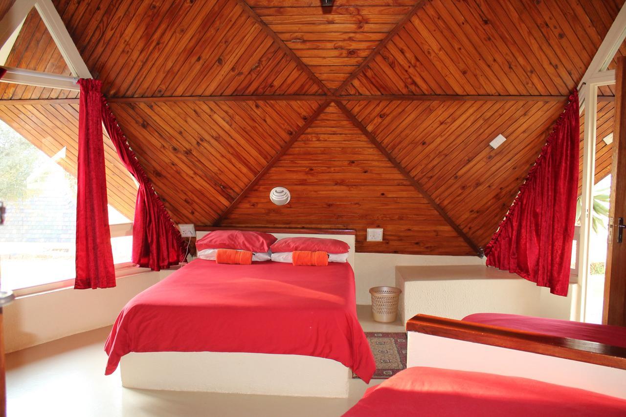 Pyramids Motel Van Reenen