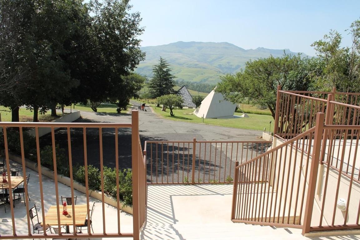 Pyramids Motel Van Reenen